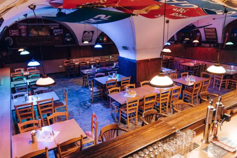 Partyraum Übersicht - Centimeter beim Rathaus